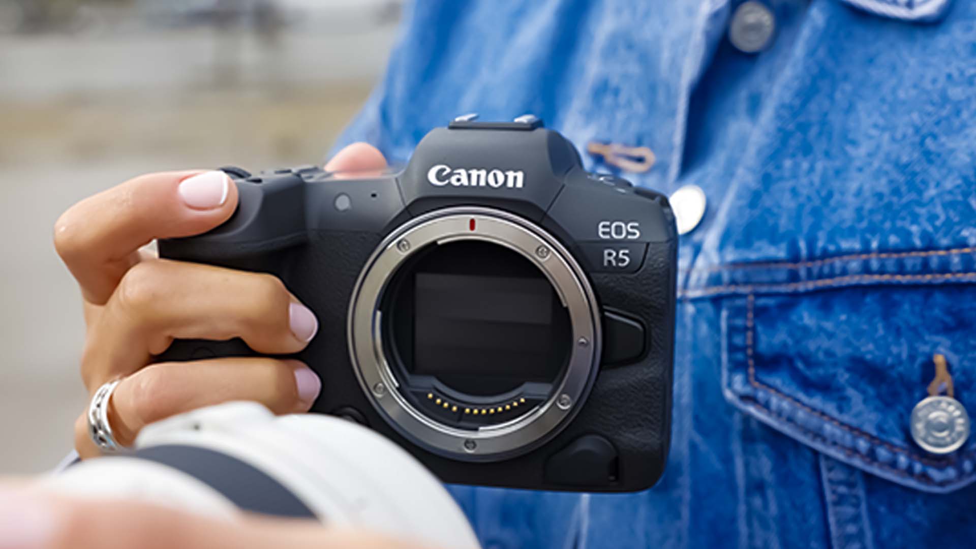 كانون Canon تحدث برمجيات نظام R وتكسبها مزيداً من السرعة والقدرة على التحمل